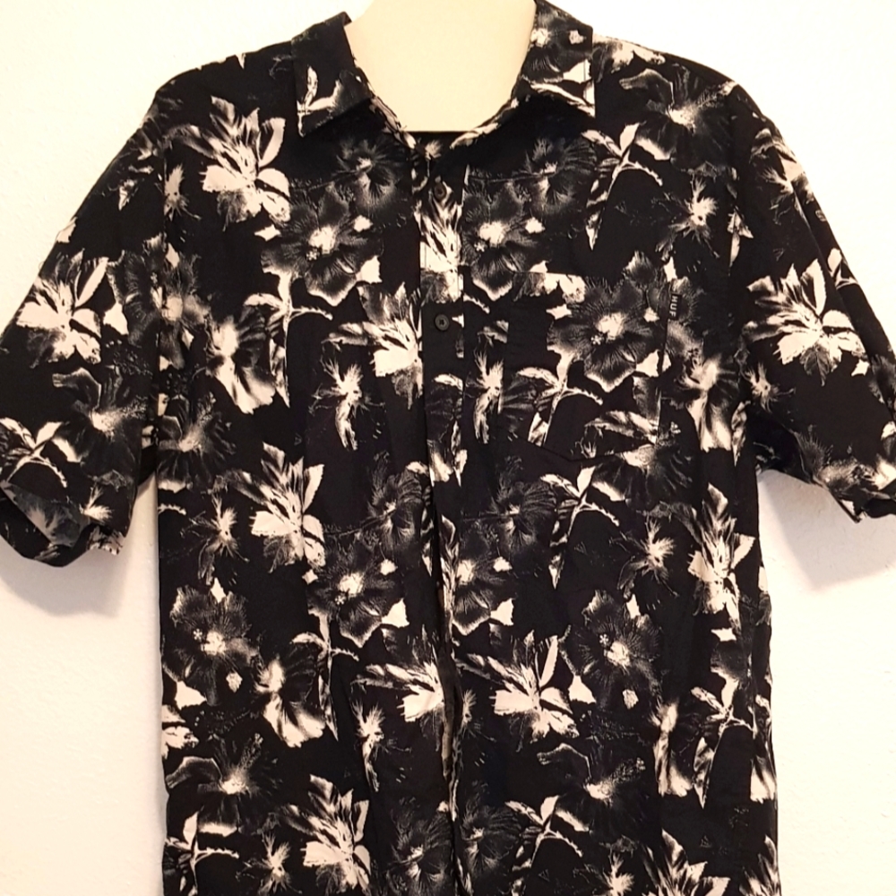 NWT HUF Discontinued Mens Floral Button Down